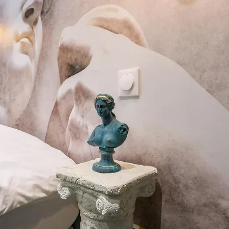 Le Musee D'aphrodite / Jacuzzi Montgeron