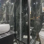 Le Musée D’aphrodite / Jacuzzi