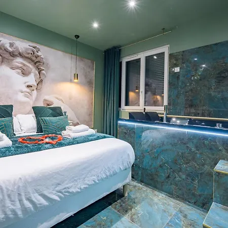 Le Musee D'aphrodite / Jacuzzi * Montgeron