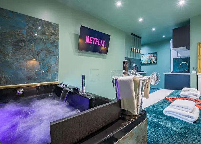 דירה Le Musee D'aphrodite / Jacuzzi *