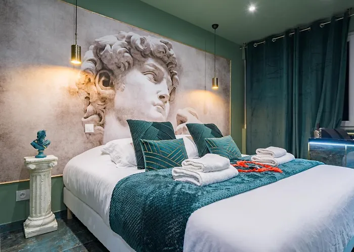 Le Musee D'aphrodite / Jacuzzi * Montgeron