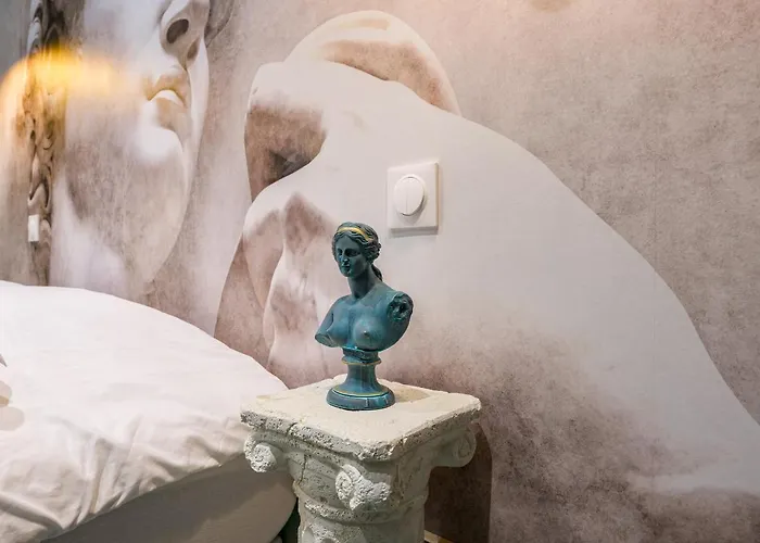 Le Musee D'aphrodite / Jacuzzi Montgeron